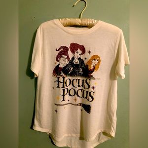 Disney Hocus Pocus Juniors shirt size XL (15-17)